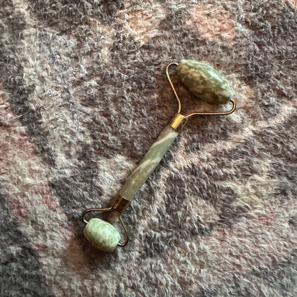 Green Jade Facial Roller